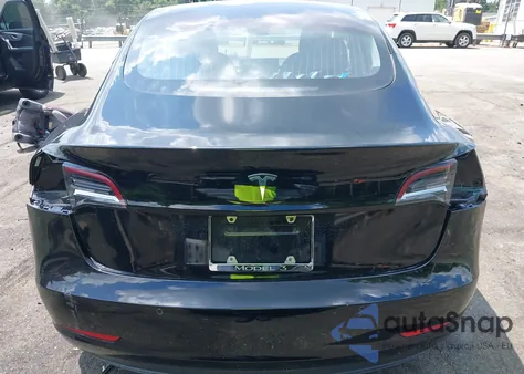 2018 Tesla Model 3 Long Range/Mid Range z USA, uszkodzony, nr VIN 5YJ3E1EA4JF166045